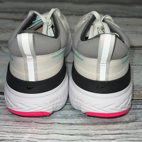 Nike  Men's React Miler 2 Platinum Tint/Dynamic Turquoise-White Size-10 - Picture 3 of 9